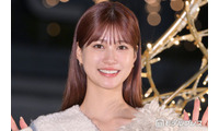 生見愛瑠、スラリ美脚際立つミニワンピ姿公開「スタイル抜群」「オシャレ」などと反響 画像