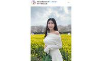 “身長170cm”美人気象予報士「夏の思い出写真」プールで美脚＆美スタイル際立つ「脚に目がいっちゃう」「色っぽすぎる」と反響 画像