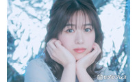 元AKB48メンバー、ノースリ×シャツのレイヤードで美肩チラリ「ラインが綺麗」「透明感レベチ」と反響 画像