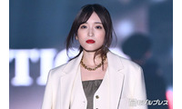 矢吹奈子、赤リップ×ミニワンピで魅力全開「いつもと雰囲気違う」「大人っぽい」と反響【TGC2026A/W】 画像