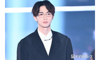 野村康太、シックなメガネ×黒スーツ姿に会場悲鳴「色気溢れてる」「似合いすぎ」と絶賛の声【TGC2026A/W】 画像