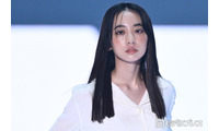 「風、薫る」近藤華、個性際立つデニム姿 ストレートヘアで凛とした佇まい【TGC2026A/W】 画像