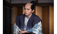 【豊臣兄弟！ 第36話】秀吉、四国攻めの総大将に秀長を指名 画像