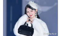 超ときめき宣伝部・菅田愛貴、白ファーアウター×チェックワンピのガーリーコーデでキュートに魅せる【ガルアワ2026A/W】 画像