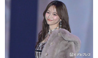 森香澄、ファーアウターから美肩大胆見せ 大人な秋冬ムード全開コーデ【ガルアワ2026A/W】 画像