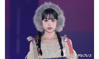 「GTO」カジサック長女・梶原叶渚、ネクタイパッチワークのミニドレス着こなす ボリューム感あるイヤーマフで小顔際立つ【ガルアワ2026A/W】 画像