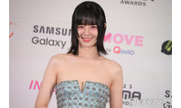 「イカゲーム」出演女優、美脚際立つ透け黒タイツコーデに絶賛の声「頭身バランスがレベチ」「スタイリッシュでかっこいい」 画像