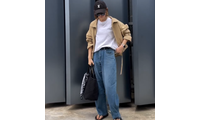 クールにきまる【ユニクロ】ユニセックス服。秋の白Ｔ×デニムも着るだけで洗練シルエットに【40代の毎日コーデ】 画像