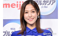 鷲見玲奈、ミニスカゴルフウェアでスラリ美脚「スタイル抜群」「脚が長い」の声 画像