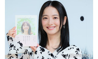 佐々木希“NGなし”ありのまま語ったフォトエッセイに手応え 芸能生活20周年は「奇跡だなと思います」【Natural】 画像