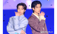 ICEx志賀李玖＆阿久根温世、対照的カラーの洗練スーツ姿 唇拭う仕草にキュン【TGC北九州2026】 画像