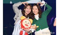 井上清華アナ＆高木晴菜アナ、“めざましくん”＆“てんタマくん”ぬいぐるみ抱えランウェイ登場 お揃いポーズで会場沸かす【TGC北九州2026】 画像