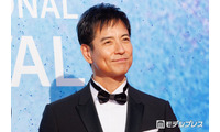 沢村一樹、息子2人との家族ショット公開「イケメンだらけで眼福」「お店にいたら見とれてしまう」と反響 画像