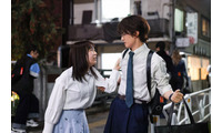 【いろはの恋は時代をかける 第1話】小学校教師・彩葉（上白石萌音）＆生琉（向井康二）、2人の運命が動き出す 画像