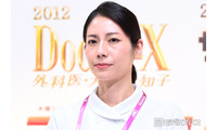 松下奈緒、私生活でもアナログ派「ドクターＸ」出演時のナース服でピアノ演奏【アナログナース～デジタルってなんなんだよ！？～】 画像
