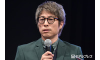 田村淳「パパによじ登ってくる次女」親子ショット公開「大好きが溢れてる」「べったりで可愛い」と反響 画像