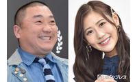2児の父・山本圭壱、妻・西野未姫＆子どもの公園ショット公開「小さなあんよが愛おしい」「仲良しで憧れの家族」と反響 画像