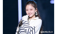 乃木坂46金川紗耶、モノトーンワンピ＆レースタイツ姿が話題「脚の長さが際立つ」「シックな衣装も着こなしててさすが」 画像