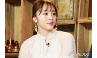 神部美咲、ふんわりミニワンピから美脚スラリ「透明感レベチ」「二度見する美しさ」と反響 画像