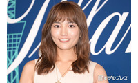 第1子妊娠中・川口春奈「お宮参りの撮影日」短め茶髪スタイルの映画オフショットに反響「短いのも似合う」「雰囲気変わる」 画像