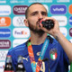 EURO優勝のイタリア代表ボヌッチ、コーラとハイネケンを飲みまくる！ 画像