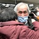 ウクライナ脱出邦人、旭川到着 画像