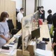 中央省庁、業務続ける職員も 画像