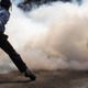 125人死亡のインドネシアサッカー事故、発射された催涙弾は40発ではない…警察長官説明 画像