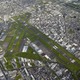 八尾空港で訓練機が滑走路に接触 画像