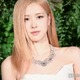 BLACKPINKロゼ、美くびれ際立つラフ着姿に「きれいすぎる」「リスペクト」と反響続々 画像