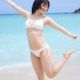 虹コン・岡田彩夢、純白ビキニで美バスト開放 画像