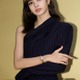 BLACKPINKリサ、水着姿で圧巻美ボディ披露 「レベチ」「美脚すぎ」と反響続々 画像