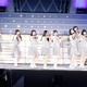 骨折で欠席発表の乃木坂46川崎桜、影アナでサプライズ登場 涙ながらに悔しさ吐露 賀喜遥香＆田村真佑と“必殺技”も披露＜真夏の全国ツアー2023＞ 画像