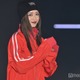 みちょぱ、“赤ジャージ1枚”の斬新コーデが鮮やか＜GirlsAward 2023 A／W＞ 画像