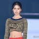 安斉星来、“超ミニ丈”トップスで美くびれ披露【GirlsAward 2024AW】 画像