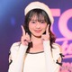 「今日好き」小國舞羽、トップスから美肩チラリ ニーハイブーツ×ミニ丈でガーリーな冬コーデ【TGC teen 2024 Winter】 画像