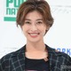 山田優、ミニ丈×ニーハイで美脚スラリ「かっこいい」「憧れ」の声 画像