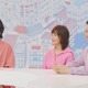 Netflix恋リア「オフライン ラブ」MC小泉今日子＆令和ロマンが選ぶ名場面「テレビだと見たことないシーン」インタビュー映像解禁 画像