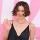 中村アン、美脚＆ウエストのぞく衣装姿「骨格がレベチ」「神スタイル」と反響 画像