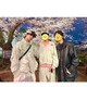 「イケメン三兄弟」佐野勇斗、家族でお花見SHOTに反響「みんな身長高いしスタイルよすぎる」 画像