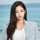 BLACKPINKジェニー、美ボディ大胆披露に反響「スタイル良すぎる」「ウエストも綺麗」 画像