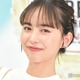 井桁弘恵、水着姿で色白美肌輝く プールショットに「絵になる」「眩しい」と絶賛の声 画像