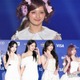 しなこ、友人とIVEのライブ参加＆推しメンのうちわ披露で「推し一緒で嬉しい」「ウキウキ感伝わる」の声 画像