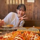 鈴木愛理、素の笑顔が溢れるオフSHOTにファンほっこり「可愛すぎる！」「癒しをありがとう」 画像