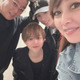 渡辺美奈代、夫＆イケメン息子たちとパシャリ！家族4SHOTに「美男美女」「素敵なファミリー」の声 画像