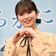 乃木坂46小川彩、メンバーからの“赤ちゃん扱い”告白 9歳の写真再現に会場沸く【波うららかに、めおと日和】 画像