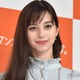 中条あやみ、ミニスカから美脚スラリ「腰の位置が高い」「どこにいても絵になる」の声 画像