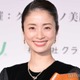 上戸彩、美ウエスト大胆披露「引き締まってる」「さすがのスタイル」と反響 画像