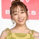 須田亜香里、美ウエスト＆美脚のぞくミニ丈コーデ「引き締まってる」「抜群スタイル」の声 画像
