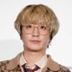セカオワFukase、電車で赤ちゃん抱っこするオフショット公開「素敵なパパ感半端ない」「優しさが滲み出てる」の声 画像